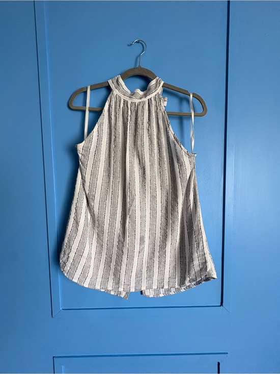 Doe & Rae Tops - Striped High-Neck Sleeveless Top w/ Back Neck Tie - Women’s Large